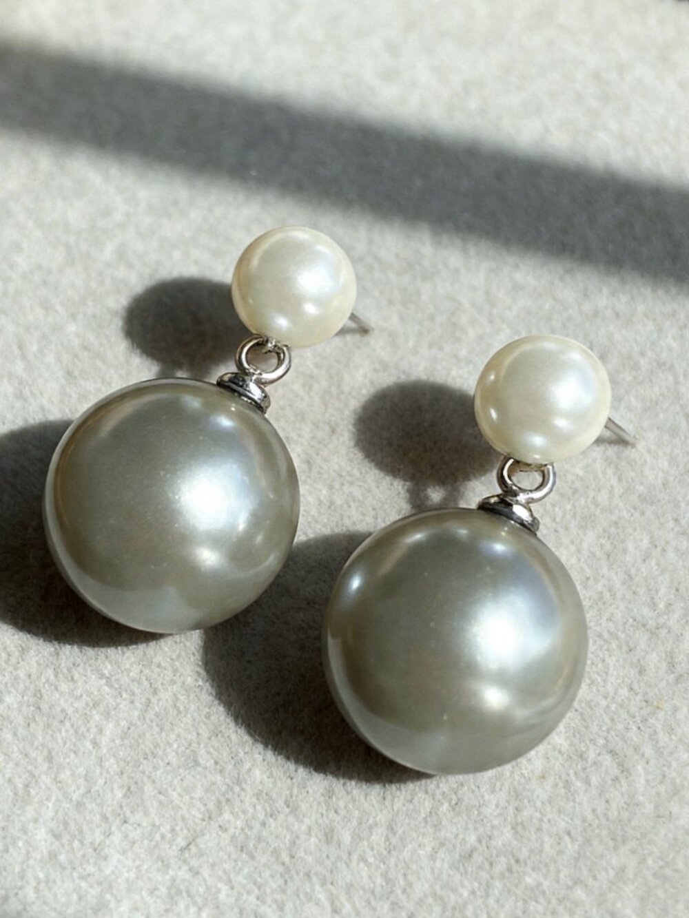 White & Gray Double Pearl Stud Earrings